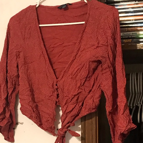 Woman’s Tops - Picture 5 of 8